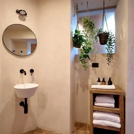 Domus Dea Luxury Apartamento *